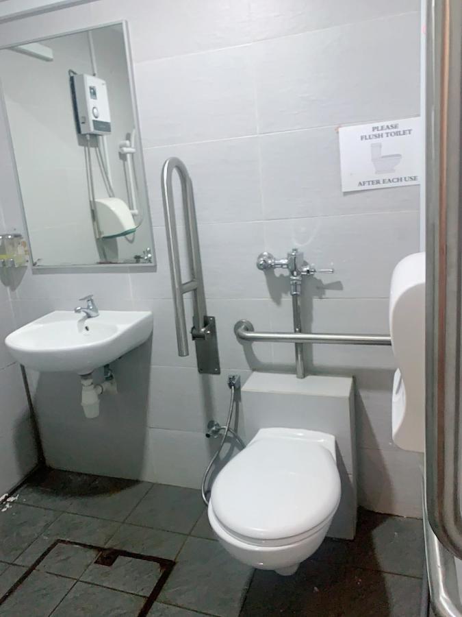 Single Sharing Room And Short Hours Stay At Sandpiper Hotel Singapore Bagian luar foto