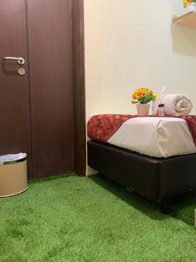 Single Sharing Room And Short Hours Stay At Sandpiper Hotel Singapore Bagian luar foto